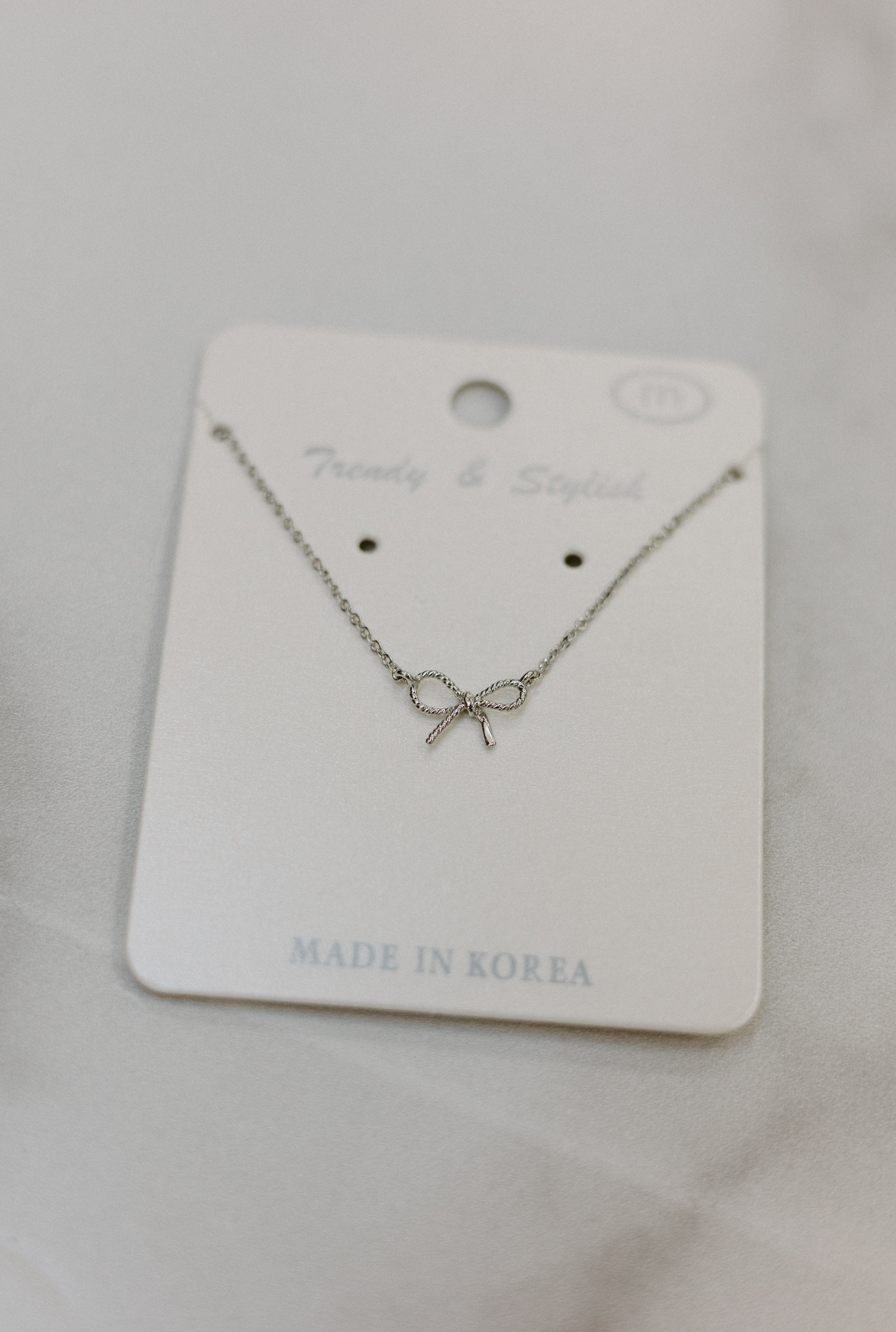 Dainty Wire Bow Necklace